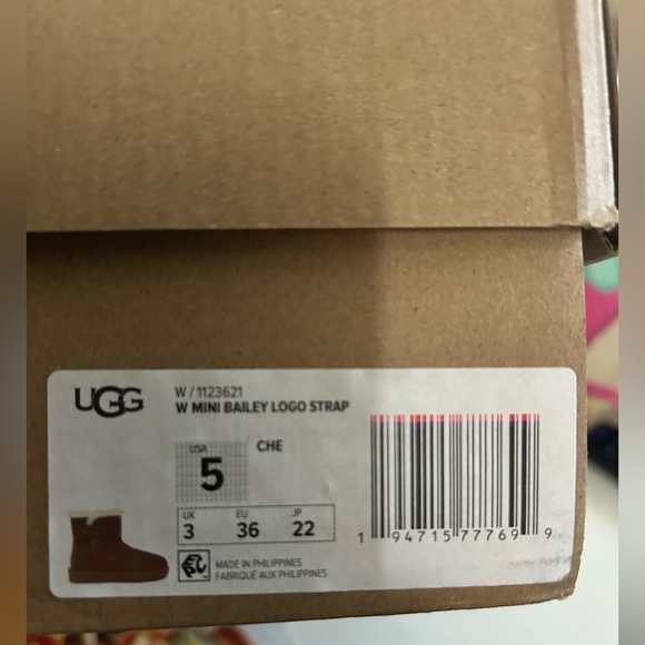 Ugg mini Bailey logo strap boots sz 5 nwb - Picture 3 of 3